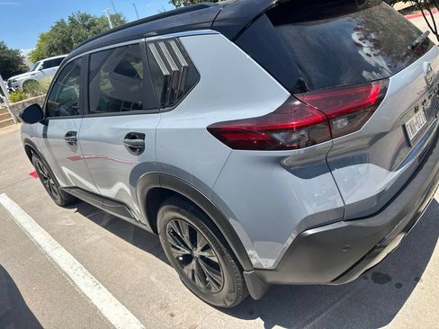 Used 2023 Nissan Rogue SV w/ SV Premium B Package FWD image 4