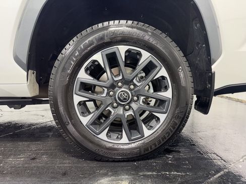 Used 2024 Toyota Sequoia Limited w/ Tow Technology Package AWD/4WD image 7