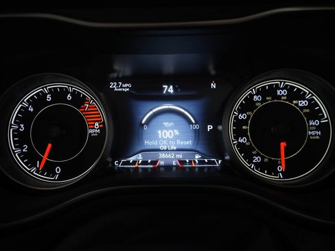 Used 2020 Jeep Cherokee Trailhawk w/ Comfort/Convenience Group AWD/4WD image 26