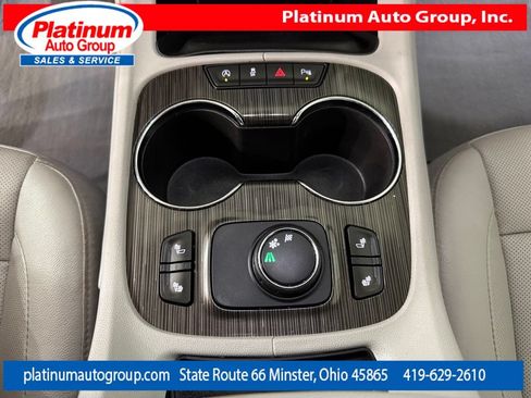 Used 2020 GMC Acadia SLT FWD image 22