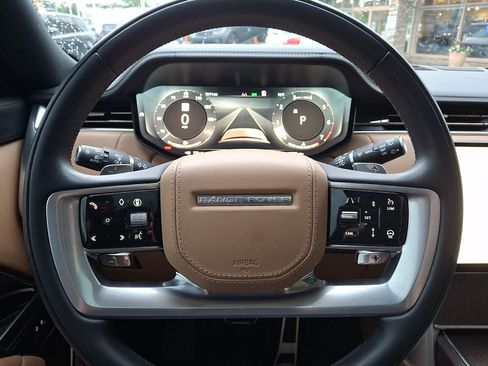 Certified 2025 Land Rover Range Rover SE AWD/4WD image 19