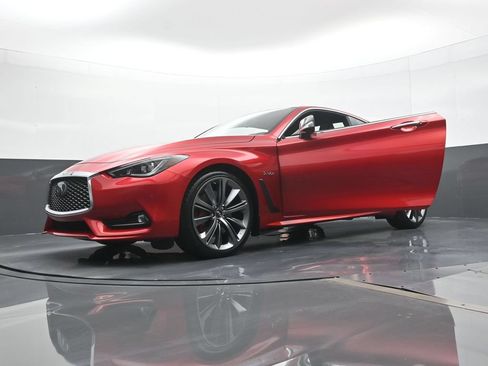 Used 2018 INFINITI Q60 Red Sport 400 AWD/4WD image 29