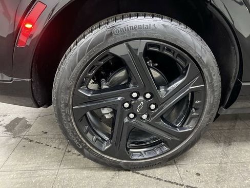 Certified 2025 Chevrolet Equinox EV RS image 32