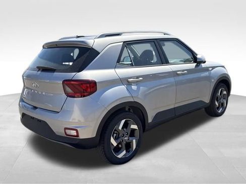 New 2026 Hyundai Venue SEL FWD image 5