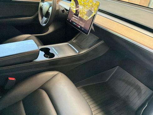 Used 2023 Tesla Model Y Long Range AWD/4WD image 17