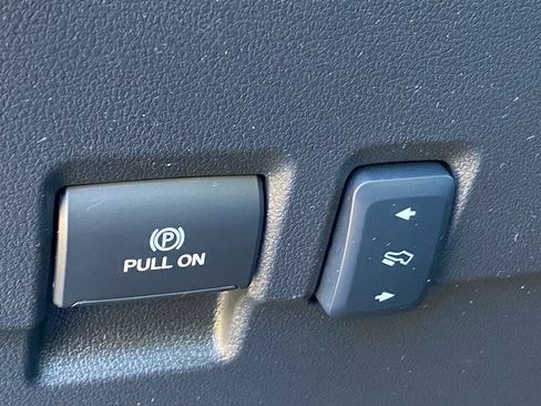 Certified 2024 Ford F250 Lariat w/ Chrome Package image 15