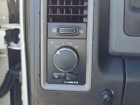 Used 2014 RAM 1500 ST w/ ST Popular Equipment Group image 17