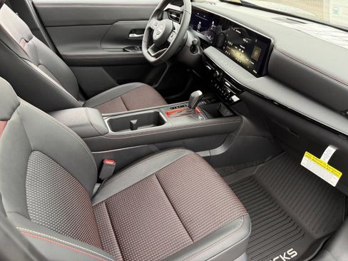 New 2026 Nissan Kicks SR w/ Cold Weather Package image 13