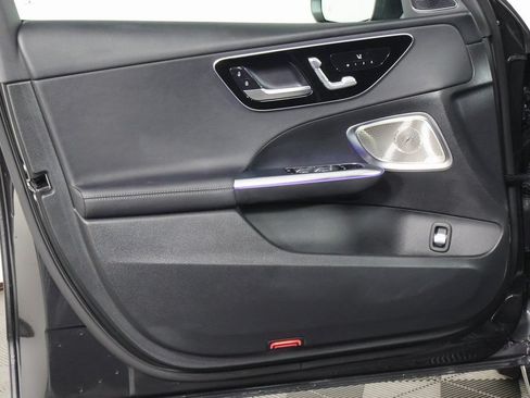 Used 2022 Mercedes-Benz C 300 Sedan image 12