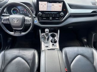 Used 2022 Toyota Highlander Platinum AWD/4WD video 3