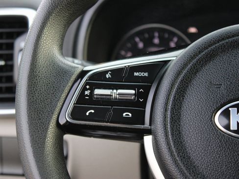 Used 2022 Kia Sportage LX image 16