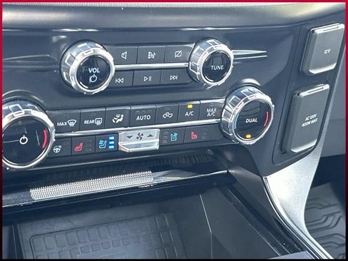 Used 2022 Ford F150 Platinum w/ Equipment Group 701A High AWD/4WD image 35