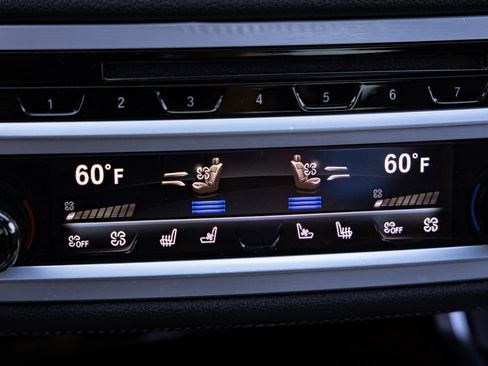 Used 2019 BMW 750i xDrive w/ Executive Package image 14