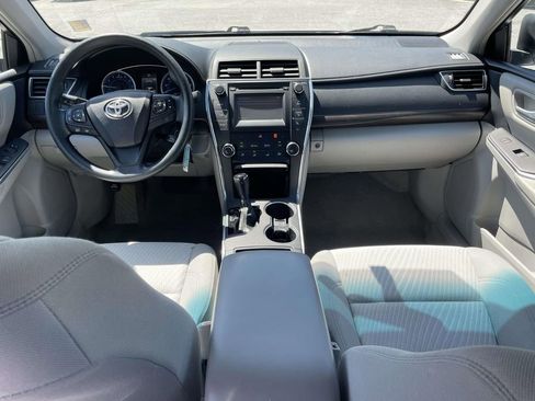 Used 2016 Toyota Camry LE FWD image 13