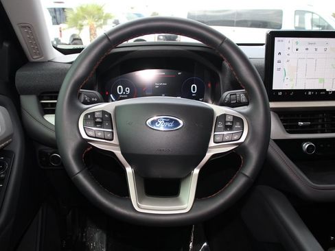 Certified 2025 Ford Explorer Active AWD/4WD image 16