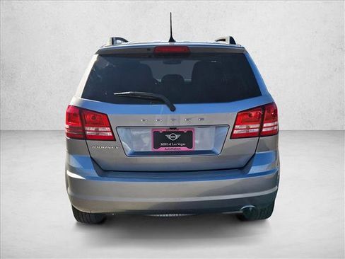 Used 2018 Dodge Journey SE w/ Connectivity Group FWD image 8