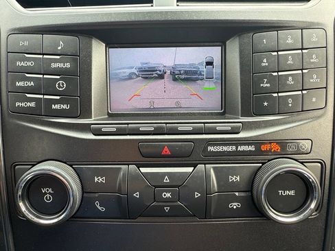 Used 2019 Ford Explorer XLT AWD/4WD image 27