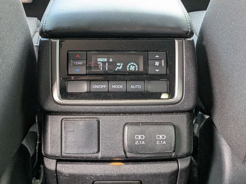 Used 2019 Subaru Ascent Premium AWD/4WD image 16