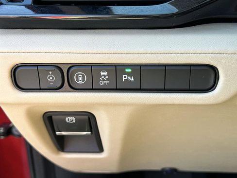 Certified 2025 Acura MDX FWD w/ Technology Package image 29