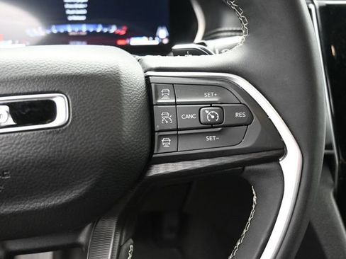 Used 2024 Jeep Grand Cherokee L Laredo AWD/4WD image 20