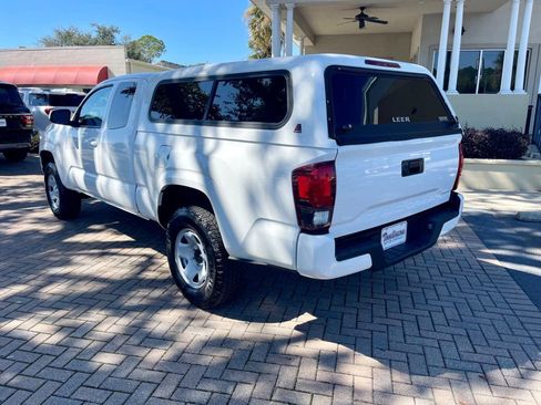 Used 2019 Toyota Tacoma SR image 3