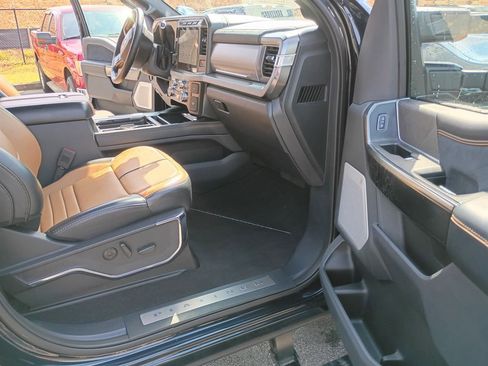 Used 2024 Ford F250 Platinum image 20