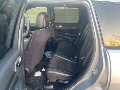 Used 2019 Jeep Grand Cherokee Altitude image 10