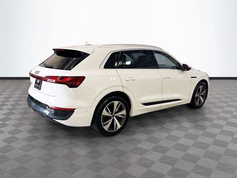 Certified 2024 Audi Q8 e-tron Premium Plus AWD/4WD image 7