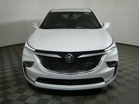 Used 2024 Buick Enclave Avenir image 9