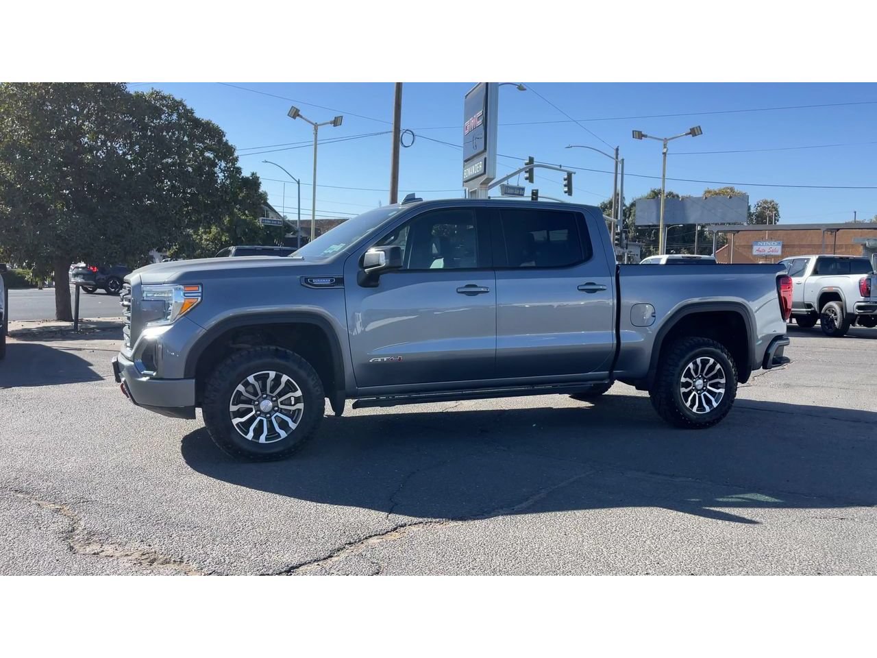 Used 2021 GMC Sierra 1500 AT4 w/ AT4 Preferred Package AWD/4WD image 7