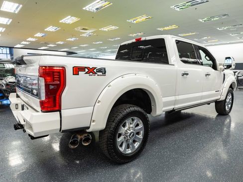 Used 2017 Ford F250 Platinum w/ Platinum Ultimate Package image 6