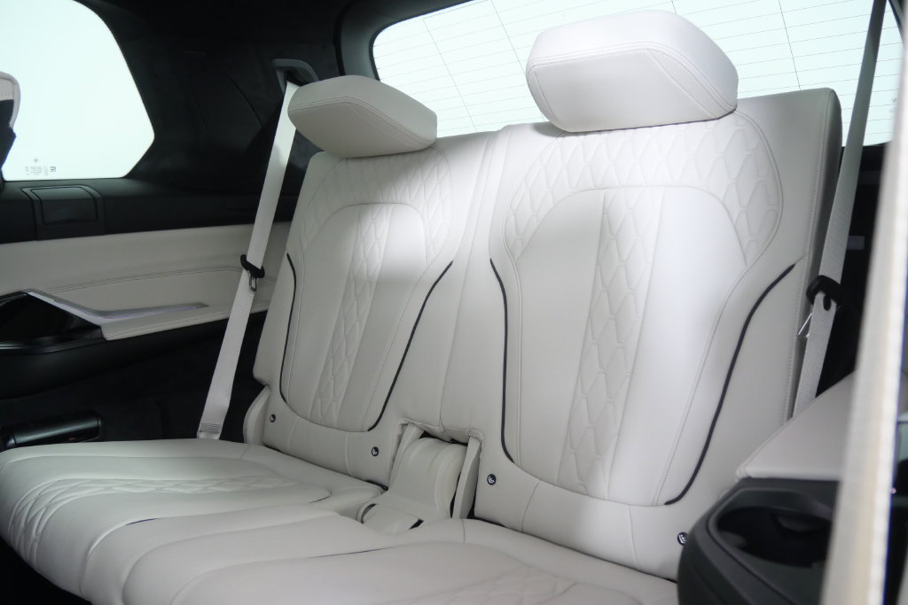 Certified 2026 BMW X7 xDrive40i AWD/4WD image 19
