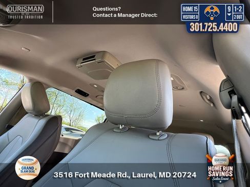 Used 2017 Chrysler Pacifica Touring-L w/ Tire & Wheel Group FWD image 17