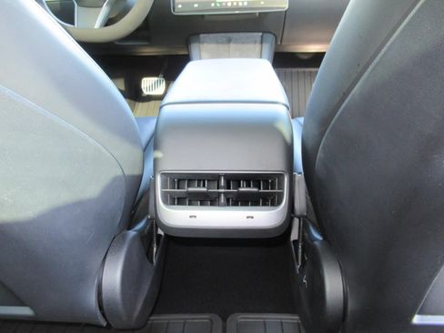 Used 2023 Tesla Model 3 Standard Range RWD image 16