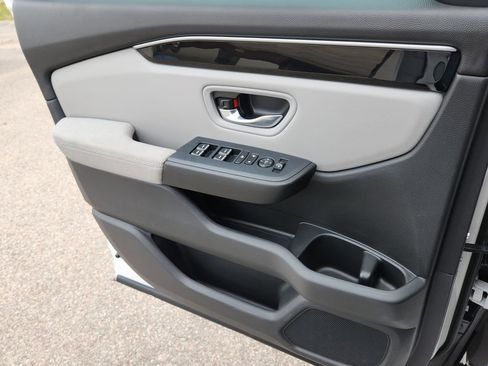 Used 2023 Honda Pilot LX image 7