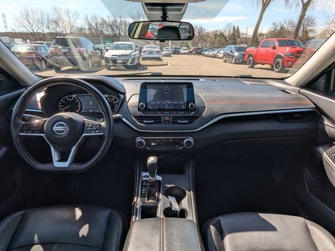 Used 2021 Nissan Altima 2.5 SR w/ SR Premium Package FWD image 3