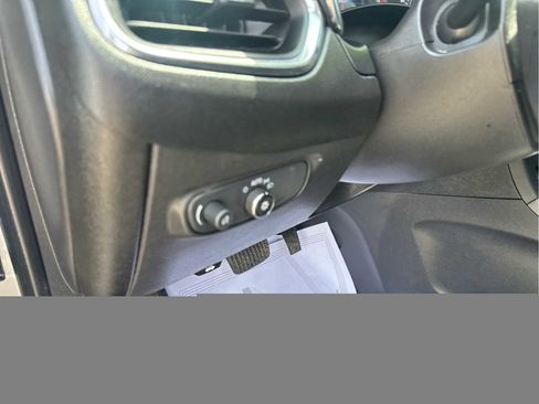 Used 2023 Chevrolet Equinox LT w/ Driver Convenience Package image 19