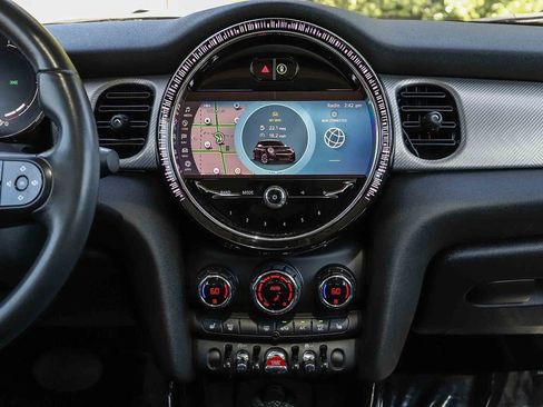 Used 2024 MINI Cooper 2-Door Hardtop FWD image 21