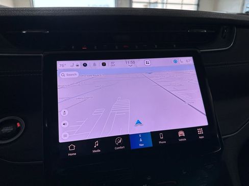 Used 2025 Jeep Grand Cherokee Limited w/ Black Appearance Package image 6