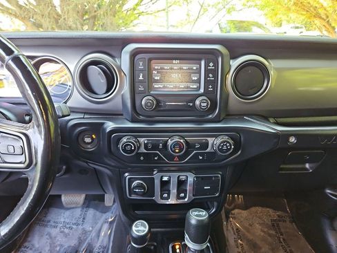 Used 2019 Jeep Wrangler Sport AWD/4WD image 15