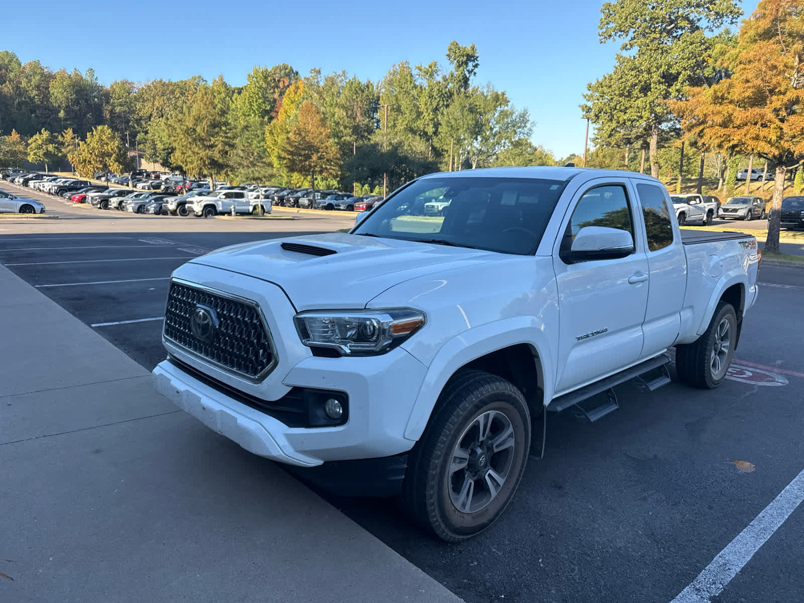 Used 2019 Toyota Tacoma TRD Sport AWD/4WD image 10