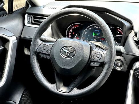 Used 2024 Toyota RAV4 XLE FWD image 29
