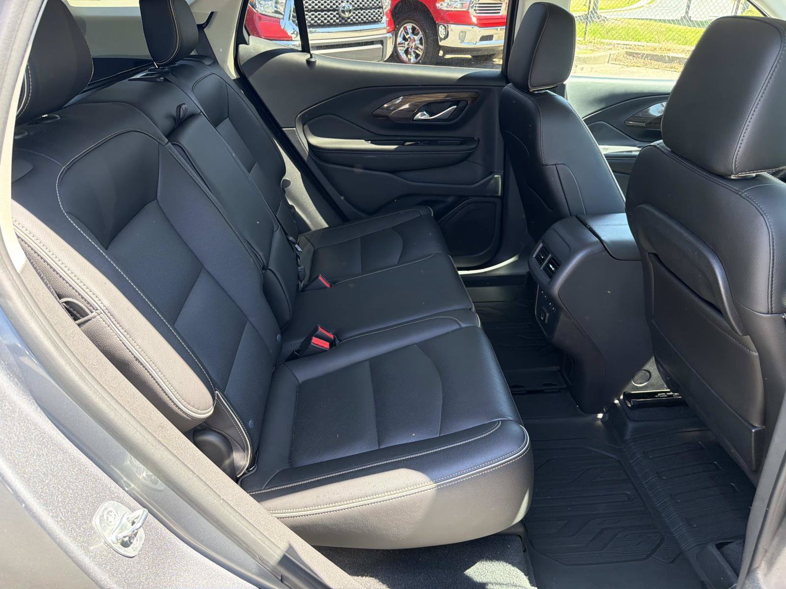 Used 2020 GMC Terrain Denali w/ Denali Premium Package FWD image 17