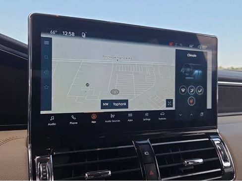 Used 2024 Lincoln Navigator Premiere AWD/4WD image 16