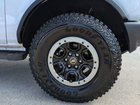 Certified 2024 Ford Bronco Outer Banks w/ Sasquatch Package image 11