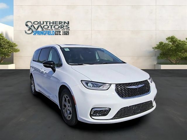 Used 2024 Chrysler Pacifica Limited FWD image 39