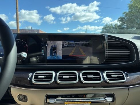 New 2026 Mercedes-Benz GLS 450 4MATIC image 35