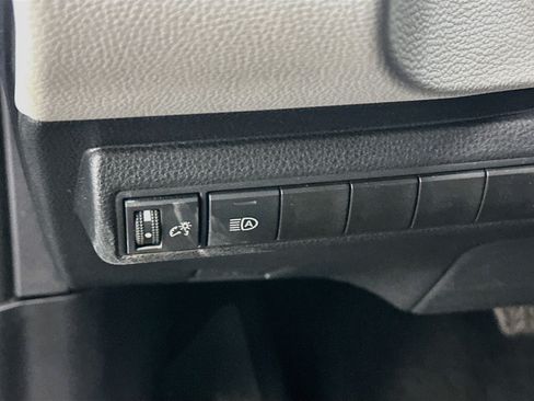 Used 2025 Toyota Corolla LE FWD image 17