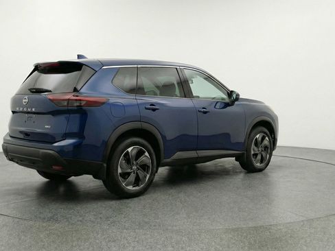 Used 2025 Nissan Rogue SV FWD image 9
