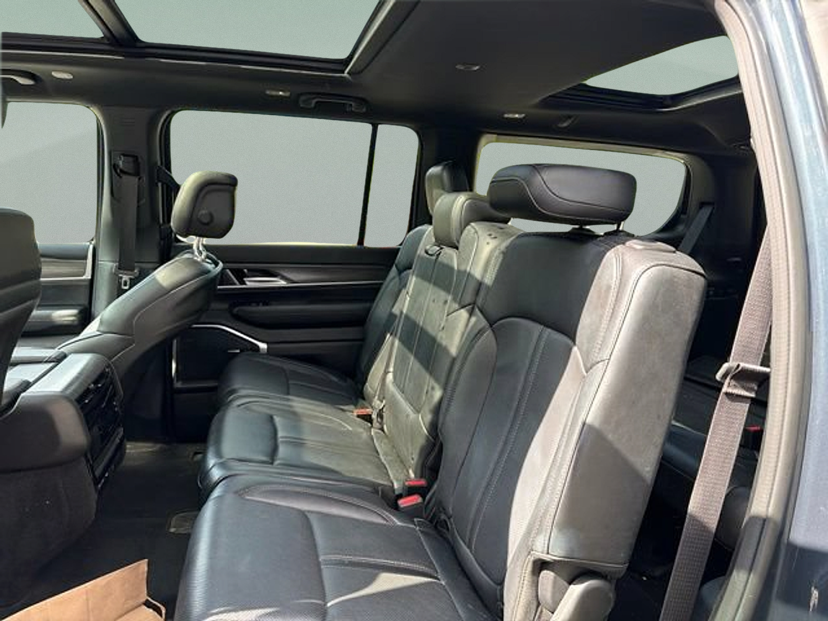 Used 2023 Jeep Wagoneer Series II w/ Premium Group I AWD/4WD image 20